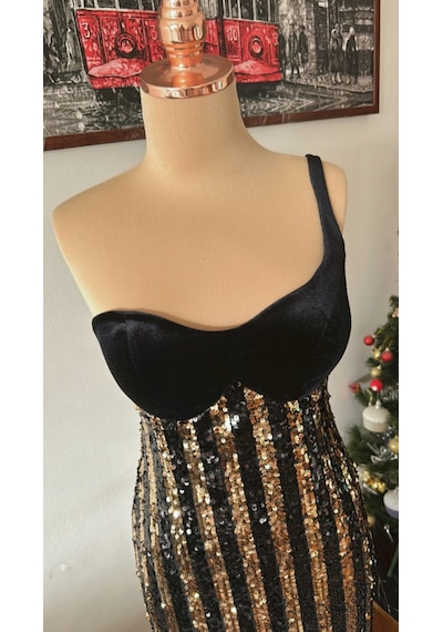 Chica Rosa Fashion Pullu Kloş Kısa Elbise Altın - Siyah