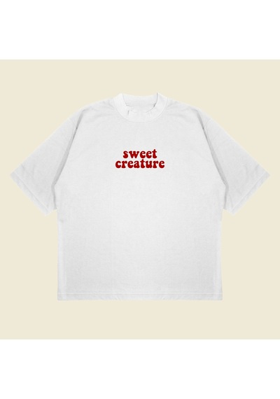 Tarzsokak Sweet Creature Baskılı Oversize Unisex Pamuklu Nefes Alan Kalın Kumaşlı Beyaz Tarzsokak Sweet Creature Baskılı Oversize Unisex Pamuklu Nefes Alan Kalın Kumaşlı Beyaz