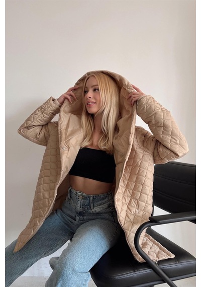 Ceyss Design Oversize Kapitone Kapşonlu Fermuar Ve Çıtçıt Kapama Ribana Kol Detaylı Elyaf Dolgulu Mont-bej Bej Ceyss Design Oversize Kapitone Kapşonlu Fermuar Ve Çıtçıt Kapama Ribana Kol Detaylı Elyaf Dolgulu Mont-bej Bej