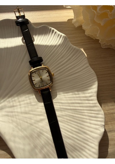 Minimal Deri Kordon Kadın Kol Saati Siyah Altın 83846226