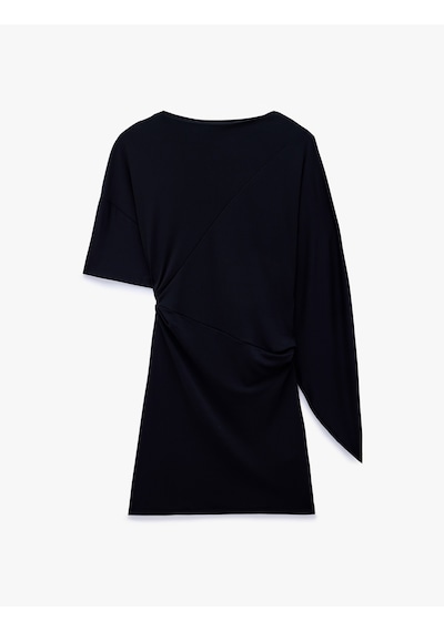 Koton Drape Detaylı Slim Fit Yuvarlak Yaka Uzun Pelerin Kol Detaylı Mini Elbise Siyah 7wak80049ek