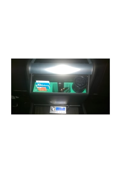 Tesla Torpido Küçük Göz Düzenleyicisi Cubby Organizer