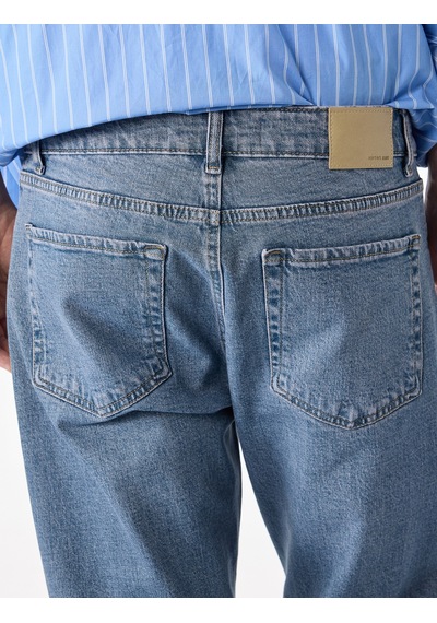 Koton Normal Bel Pamuklu Cepli Straight Fit Jean Pantolon - Mark Jean İndigo Stone 6sam40020nd İndigo - Taş Koton Normal Bel Pamuklu Cepli Straight Fit Jean Pantolon - Mark Jean İndigo Stone 6sam40020nd İndigo - Taş