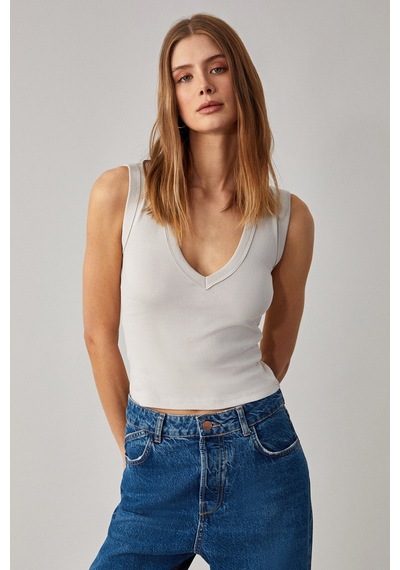 Grimelange Lescosa Kadın Slim V Yaka Kolsuz Taş Rengi T-shirt Taş Rengi Taş