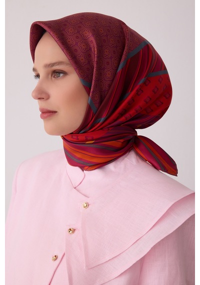 Belli Geometrik Desen %100 Twill İpek Eşarp Be23-81 Fuşya-nar Kırmızı