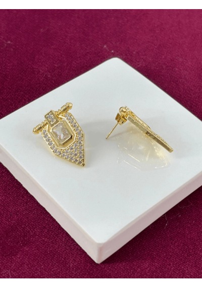 Serenay'ın Büyük Ve Küçük Taşlı Gold Küpesi Gold