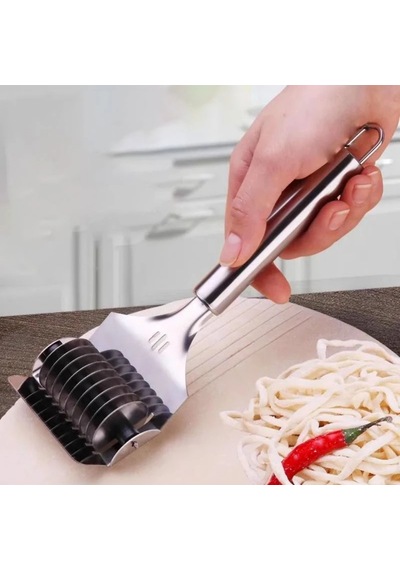 Manuel 9 Tekerlekli Erişte Ve Makarna Hamur Kesme Ruleti Çelik Renksiz