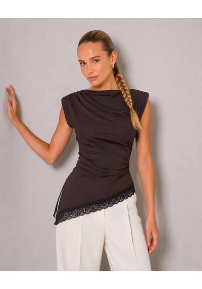Park Karon Kadın Omuzları Vatkalı Dantel Detay Asimetrik Kesim Penye Bluz 26024 Kahve