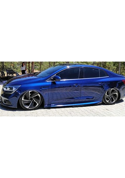 Renault Megane 4 Aero Marşpiyel Seti Mat Siyah Plastik 2016- 2021