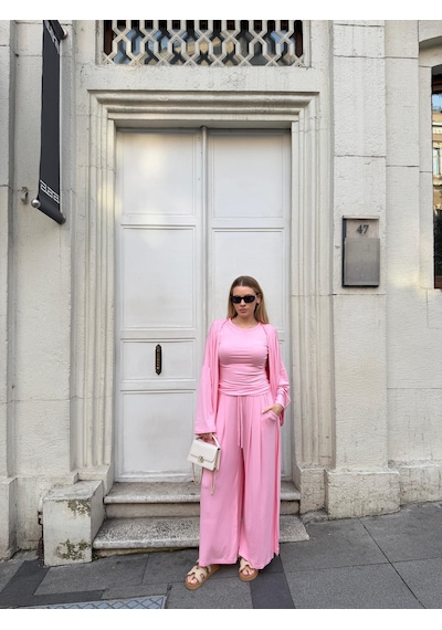 Bonacosa Kadın Viskon 3 Lü Takım Kimono + Beli Lastikli Salaş Pantolon + Kısa Kol Tshirt 8 Renk Pembe Bonacosa Kadın Viskon 3 Lü Takım Kimono + Beli Lastikli Salaş Pantolon + Kısa Kol Tshirt 8 Renk Pembe