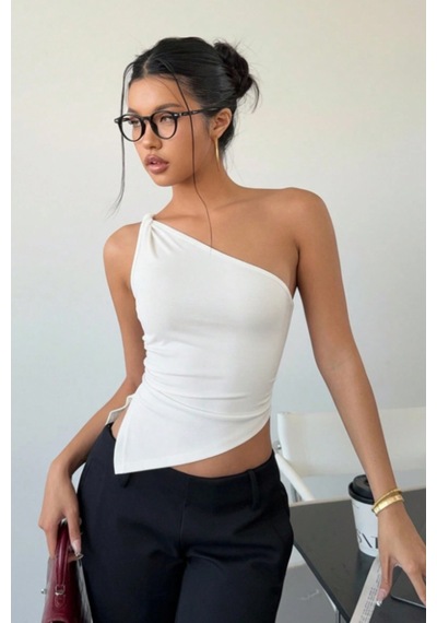 Cool Tarz Kadın Beyaz Tek Omuz Bluz Asimetrik Kesim Likralı Crop Şık Ve Modern Tasarım Beyaz Beyaz Cool Tarz Kadın Beyaz Tek Omuz Bluz Asimetrik Kesim Likralı Crop Şık Ve Modern Tasarım Beyaz Beyaz