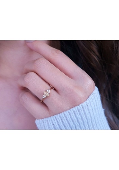Sirius Pırlanta Ve Oval Morganite Taşlı Saga Yüzük 0817R0273