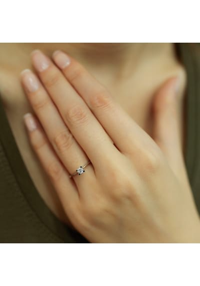 Lova E Renk 0,16 Karat Pırlanta Tektaş Yüzük - 1060007