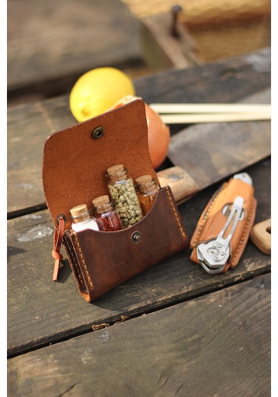 Hi Leather Kişiye İsme Özel Maia Kamp Outdoor Deri Baharatlık Camel