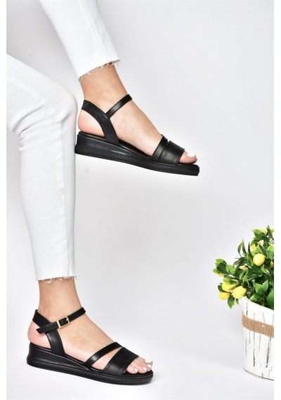 Fox Shoes P674300709 Siyah Dolgu Topuklu Günlük Kadın Sandalet Siyah
