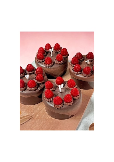 Çikolata Çilekli Pasta Mum 1 Adet - 8x8 Cm Hediyelik, Sunum, Kahve Yanı Görsel Şölen