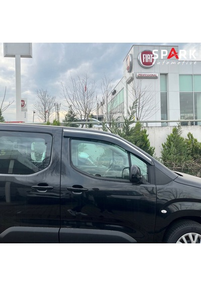 Fiat Doblo 2023- Yılı Ve Sonrası Uyumlu Cam Rüzgarlığı 2 Parça Siyah
