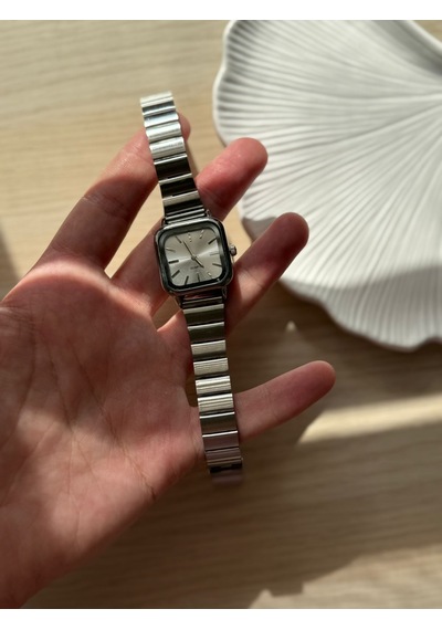 Retro Minimal Metal Kordon Vintage Kadın Kol Saati Altın
