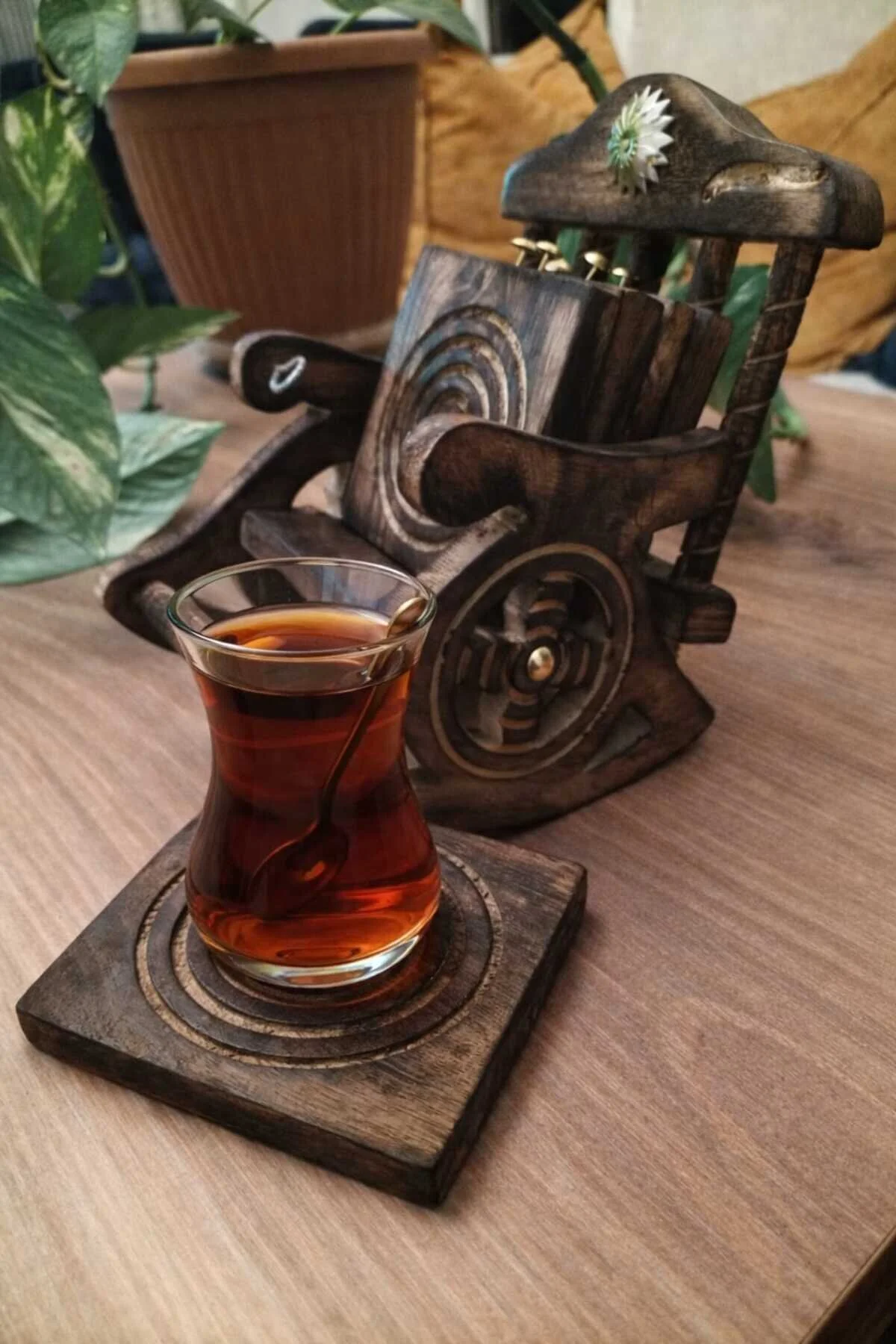 Otantik El İşi Ahşap Sandalye Dekoratif Kullanışlı Çay Ve Kahve Bardağı Tabağı 6adet