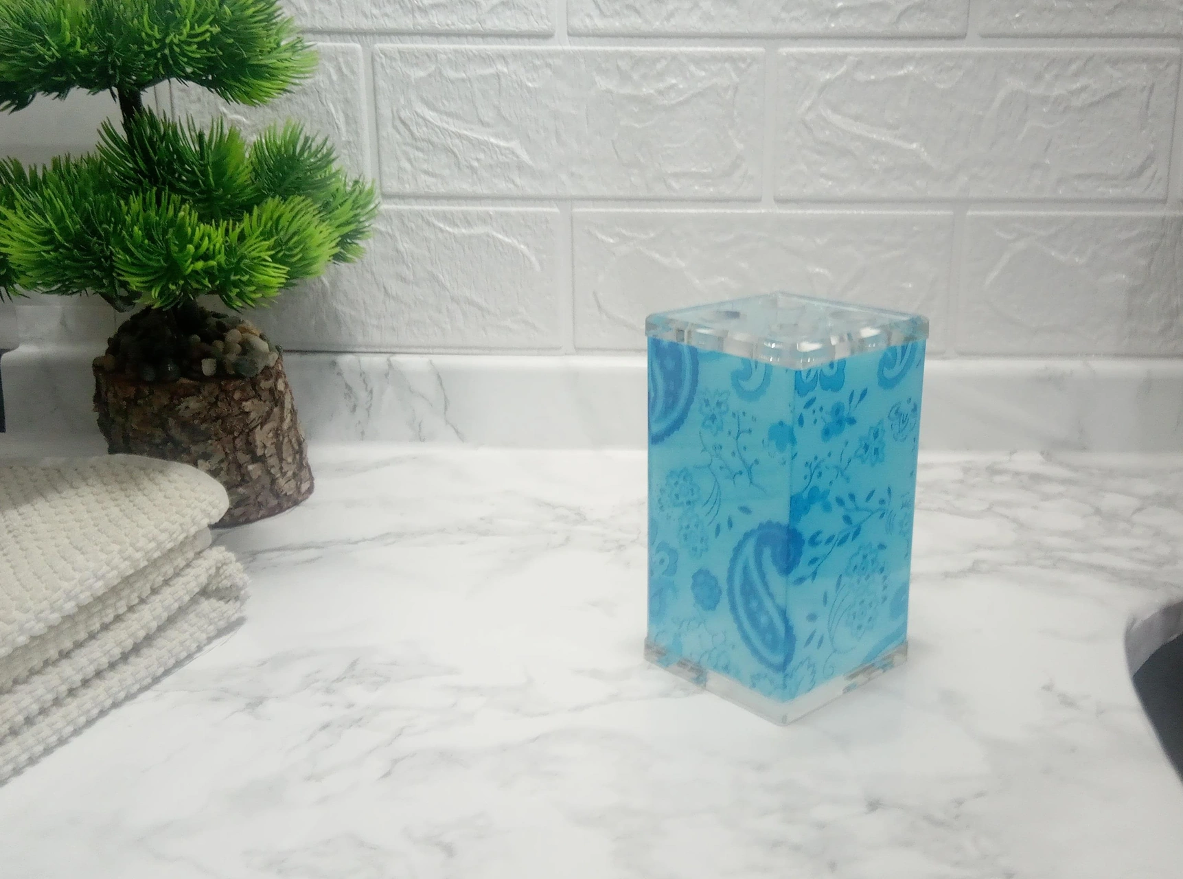 2 Adet Diş Fırçalık Mavi Çiçekli Akrilik 6x6x12cm Banyo Seti Çok Renkli