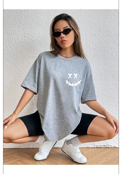 Medinenur Gülen Yüz Baskı Unisex Tişört Gri