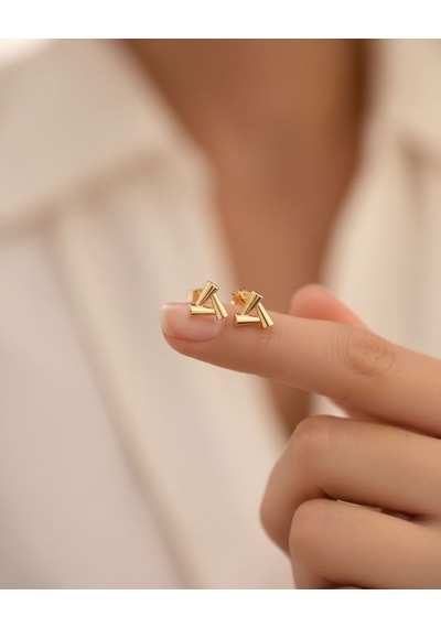 Minimalist Sade Üçgen 14 Ayar Altın Küpe