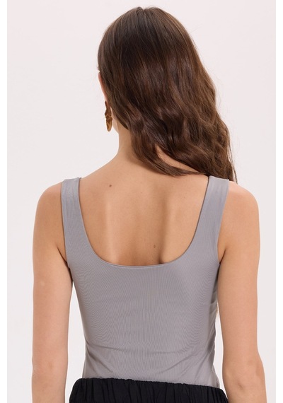 Tudors Kadın Slim Fit Dar Kesim Askılı Kare Yaka Sırtı Açık Sandy Kumaş Çıtçıtlı Gri Body-51251