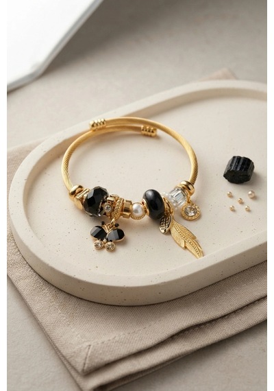Kelebek Model Gold Renk Siyah Charmlı Bileklik 6446404