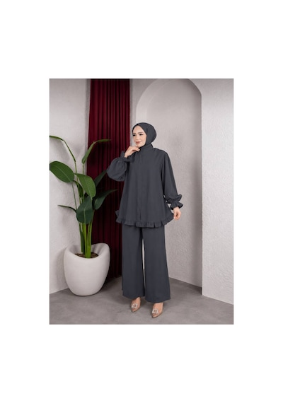 Hira Life Fashion Kadın Çilek Kumaş Dik Yaka Düğmeli Fırfır Detaylı Tesettür Tunik Pantolon İkili Takım Gri Gri Hira Life Fashion Kadın Çilek Kumaş Dik Yaka Düğmeli Fırfır Detaylı Tesettür Tunik Pantolon İkili Takım Gri Gri