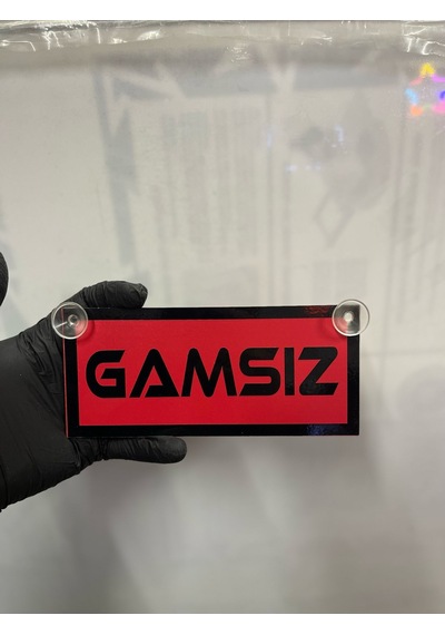 Kırmızı Renk Üzeri Siyah Renk Gamsız Yazılı Vantuzlu Cam Süsü