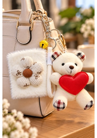 Mini Peluş Teddy Ayı Figürlü Çanta Charmı Anahtarlık Ve Beyaz Peluş Çiçekli Çanta Makyaj Aynası Seti Karışık-Çok Renkli