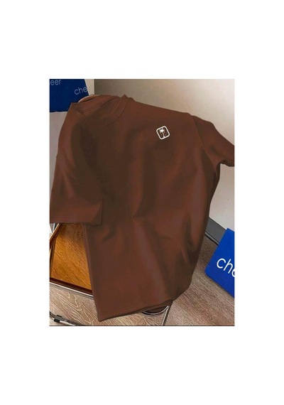 Medinenur Göğüs Baskılı Basic T-shirt Kahverengi