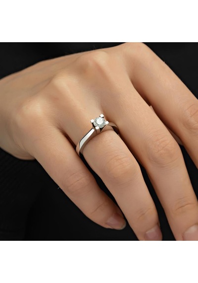 4 Tırnaklı Swarovski Taşlı 925 Gümüş Tektaş Yüzük