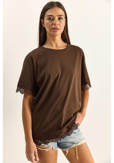 Shade Kadın Bisiklet Yaka Dantel Detaylı Oversize T-shirt 2134 60286120 - Kahverengi