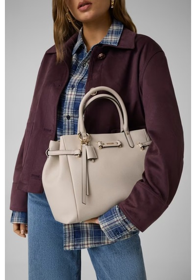 Guess Dorothy Omuz Çantası-bg223106 Ekru