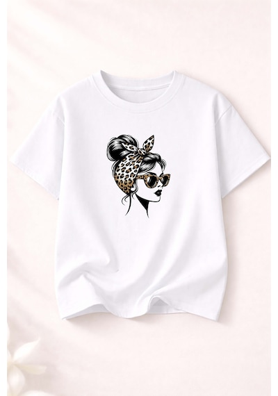 Herkesemoda Kadın Figürlü Baskı Detaylı Kadın Bisiklet Yaka Pamuklu T-shirt Beyaz