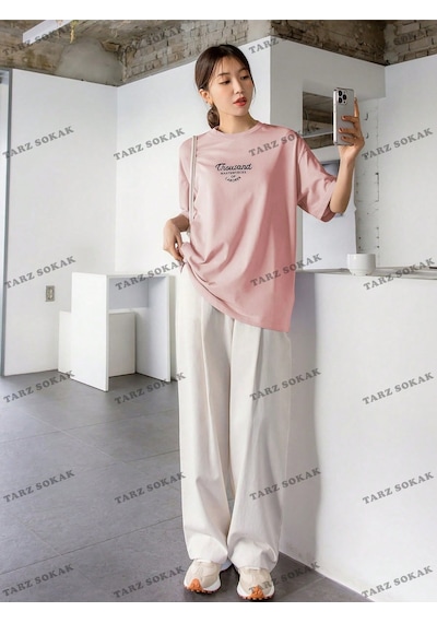 Flood Of Style Unisex Bay Harfli Grafik Düşük Omuzlu Tişört Kod-1386 Pembe
