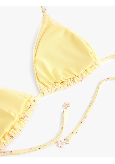 Koton Koton X Sibil Çetinkaya - Boyundan Bağlamalı Çiçekli Bikini Üstü Beyaz Desenli 6sak10094mm Koton Koton X Sibil Çetinkaya - Boyundan Bağlamalı Çiçekli Bikini Üstü Beyaz Desenli 6sak10094mm