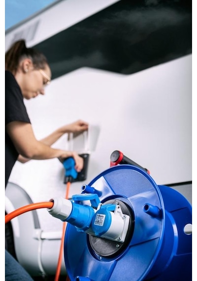 Brennenstuhl Garant Serisi IP44 CEE 2 Girişli Kamp ve Karavan Makarası 25 Metre - 1182760100