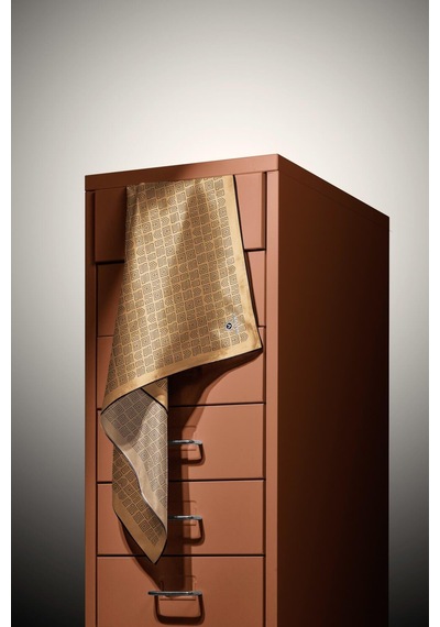 Vissona 100% Twill İpek Etnik Motif Desenli Gold - Siyah Renkli 90x90 Dikim Şekli : El Dikişi Eşarp Çok Renkli