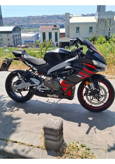Aprilia Rs 457 Ön Koruma Demiri Siyah