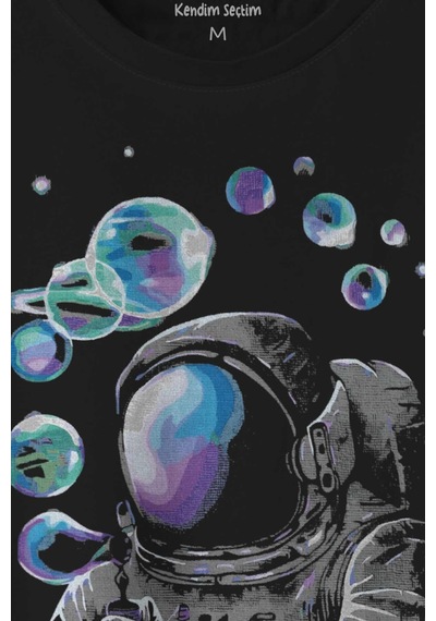 Baloncuk Köpük Tabancası Uzayda Astronot Cosmos Balon Baskılı Tişört Unisex T-shirt 001