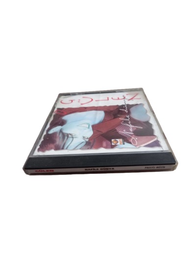 Gülen Cd Nafile Dünya