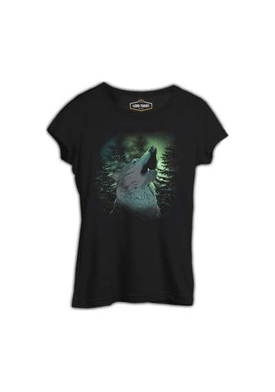 Wolf Howling İn A Green Light Forest Siyah Kadın Tshirt 001