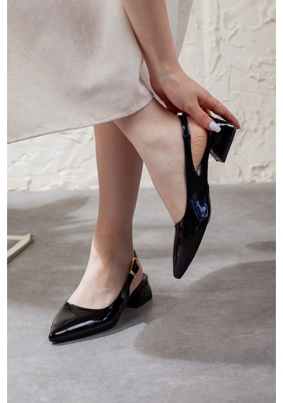 Castle Black Ac35426 Kısa Topuklu Arkası Açık Stiletto Ayakkabı Siyah