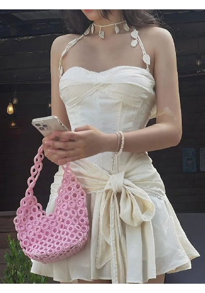 Fashion Cocktail Sarmaşık Dolanan Yaprak Aksesuarlı Lastikli Kemerli Askılı Mini Elbise Bej Bej Fashion Cocktail Sarmaşık Dolanan Yaprak Aksesuarlı Lastikli Kemerli Askılı Mini Elbise Bej Bej