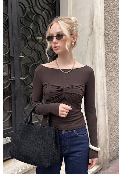 Lela Göğüs Drape Detaylı Kayık Yaka Bluz Kadın Bluz 5867117 Kahve
