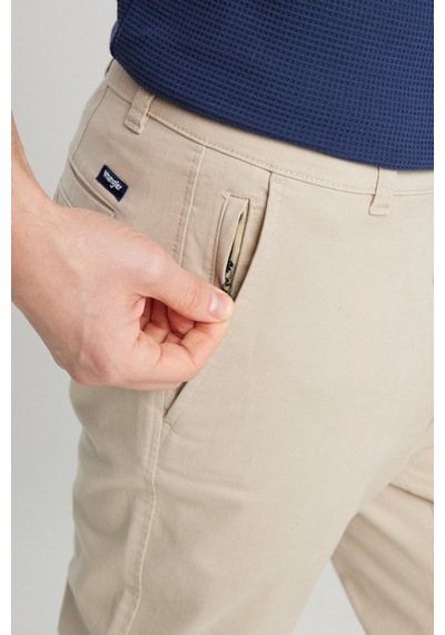 Wrangler Slim Fit Dar Kesim Normal Bel Darpaça Bej Chino Pantolon Beige-wm01003614