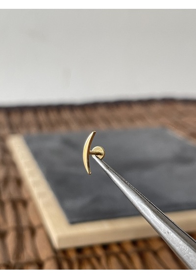 Yüksek Kalite G23 Titanium Düz Ay Altın Titanyum 6 X 1.2 MM Labret Piercing Altın