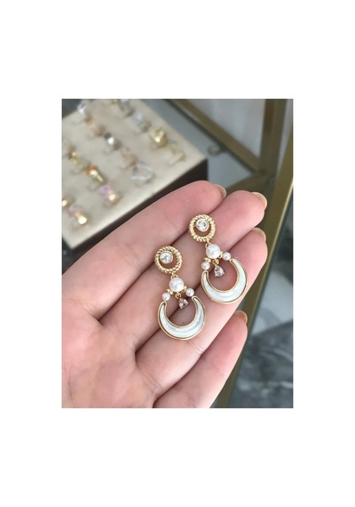 Xupıng İnci Ve Taş Detaylı Sallantılı Model Küpe Kararmaz Altın